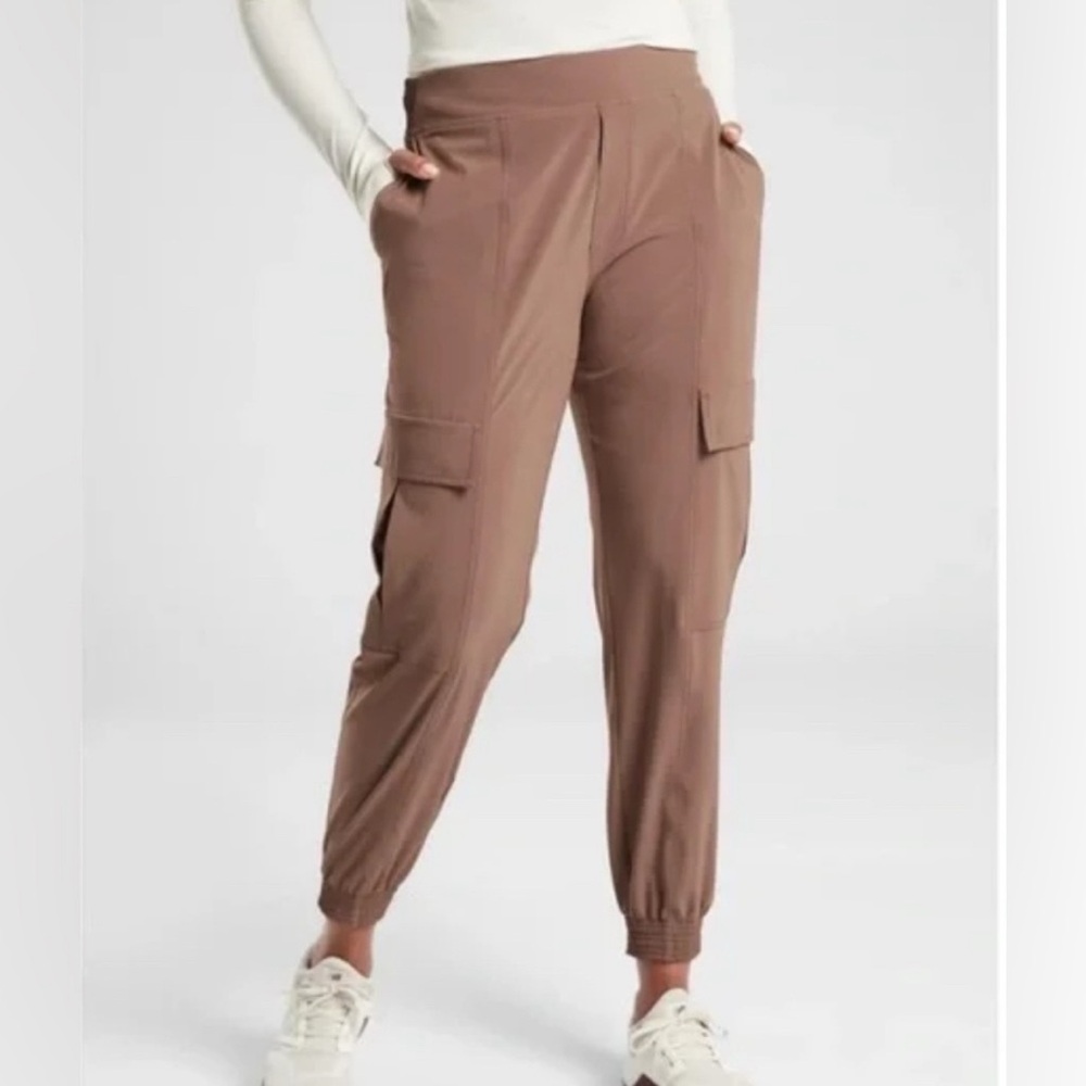 Athleta Chelsea Utility Jogger - size 8